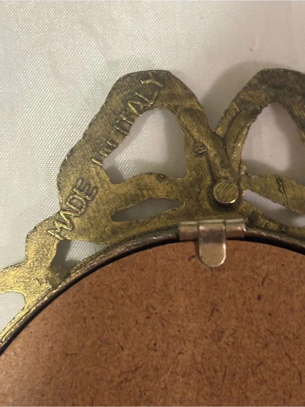 Vintage Italian Ornate Oval Metal Picture Frame in Gold - Classic Home Accent